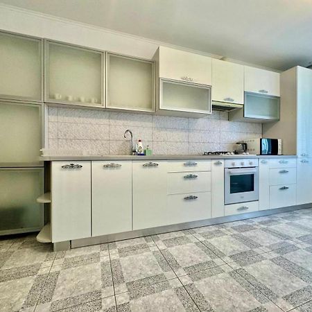 Apartpoltava Стильні Білосніжні Апартаменти, 2-Окремі Кімнати , Документи Для Відрядження , Банківський Чек エクステリア 写真