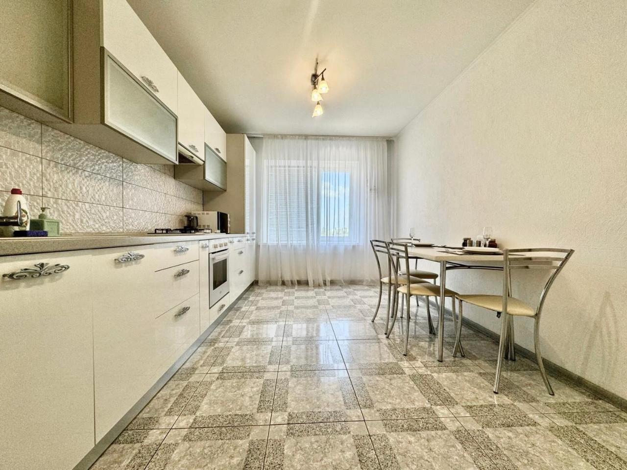 Apartpoltava Стильні Білосніжні Апартаменти, 2-Окремі Кімнати , Документи Для Відрядження , Банківський Чек エクステリア 写真