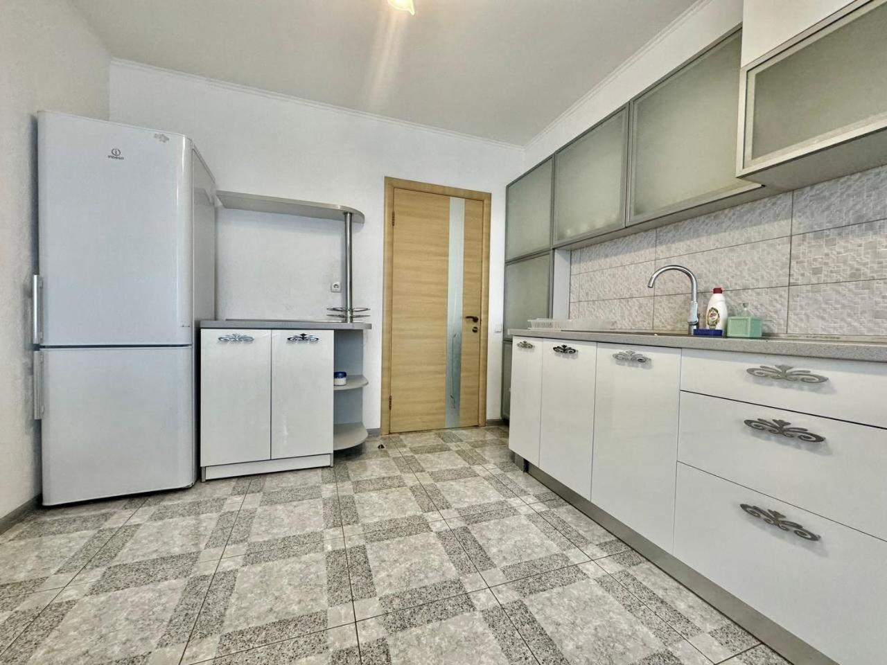 Apartpoltava Стильні Білосніжні Апартаменти, 2-Окремі Кімнати , Документи Для Відрядження , Банківський Чек エクステリア 写真