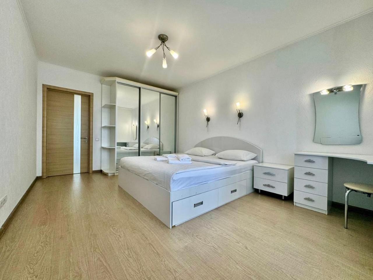 Apartpoltava Стильні Білосніжні Апартаменти, 2-Окремі Кімнати , Документи Для Відрядження , Банківський Чек エクステリア 写真